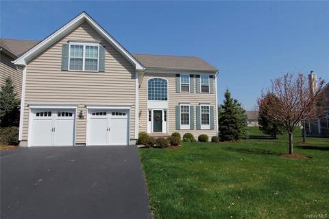 413 Vassar Pl, Fishkill, NY 12524 photo 1