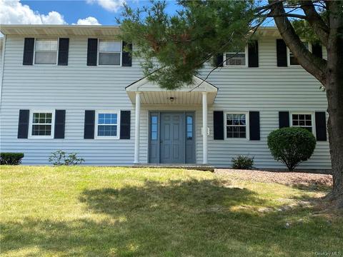8 Ivy Ct #A, Fishkill, NY 12524 photo 1
