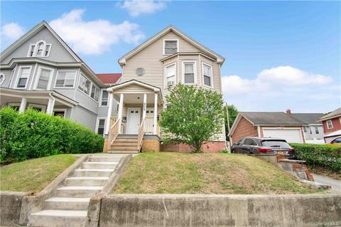 402 Baker St, Poughkeepsie, NY 12603 photo 1