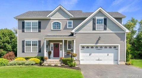 17 Thames Rd, Poughkeepsie, NY 12603 photo 1