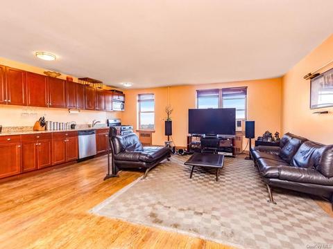 325 E 201st St #4E, Bronx, NY 10458 photo 1