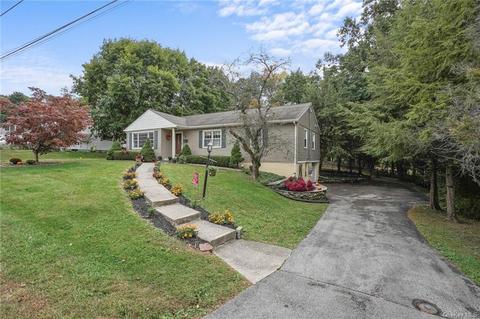 12 Tamara Ln, Cornwall, NY 12518 photo 1