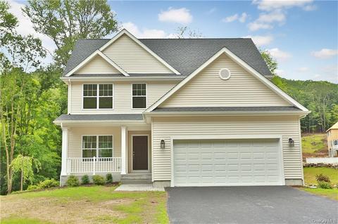 28 Knoll Ct, Fishkill, NY 12524 photo 1