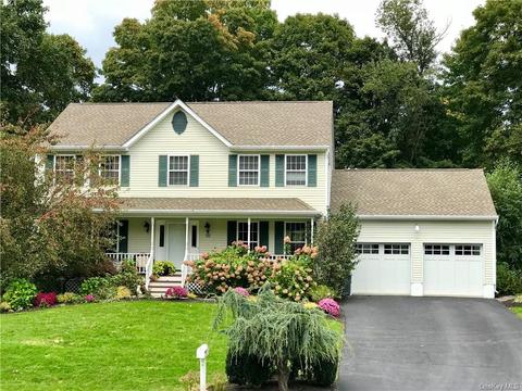 30 Hampton Pl, Cornwall, NY 12518 photo 1