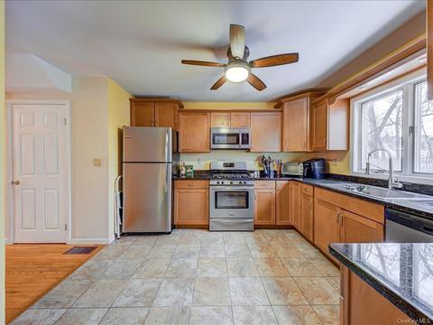 2 Vista Ct, Ossining, NY 10562 photo 1
