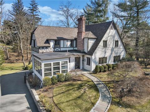 49 Bates Rd, Harrison, NY 10528 photo 1
