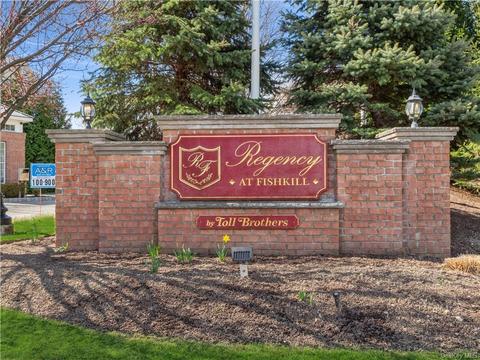 135 Regency Dr, Fishkill, NY 12524 photo 1