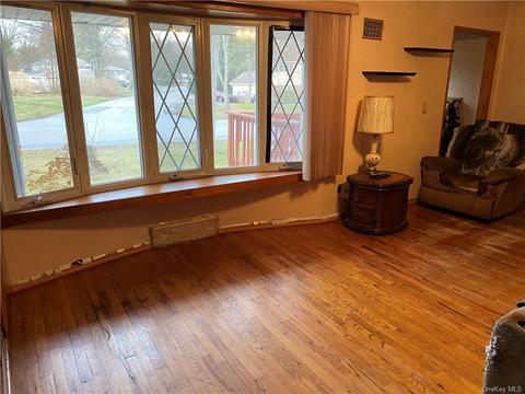 7 N Jackson Rd, Poughkeepsie, NY 12603 photo 1