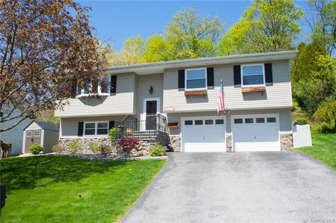 21 Sharon Dr, Fishkill, NY 12524 photo 1