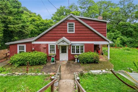 21 Blenis Pl, Mount Pleasant, NY 10595 photo 1