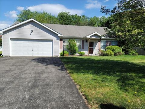 40 Sugar Maple Rd, Poughkeepsie, NY 12603 photo 1