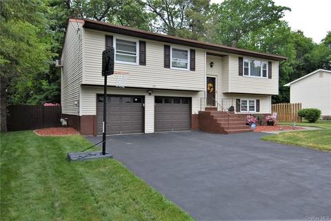 22 Raker Rd, Poughkeepsie, NY 12603 photo 1