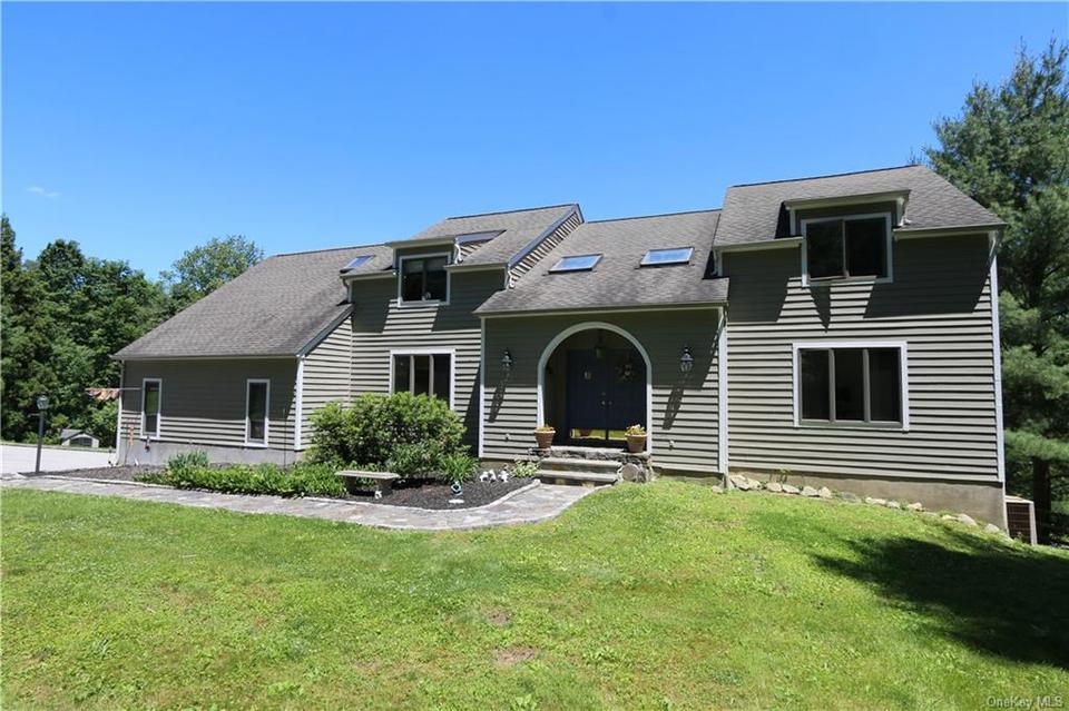 40 St Anthony Pl, Mahopac, NY 10541 29 Photos MLS 6122722 Movoto