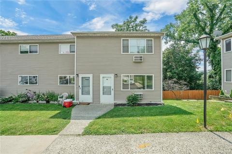 7 Fishkill Glen Dr #H, Fishkill, NY 12524 photo 1