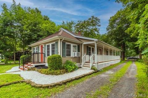 18 Pleasant Ave, Shawangunk, NY 12589 photo 1