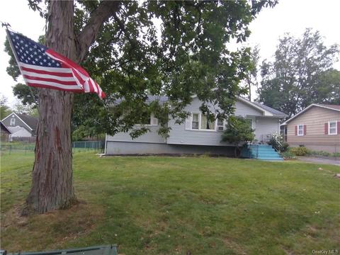224 Commonwealth Ave, Wallkill, NY 10940 photo 1