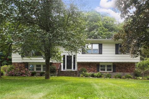 75 Edgewood Rd, New Castle, NY 10562 photo 1