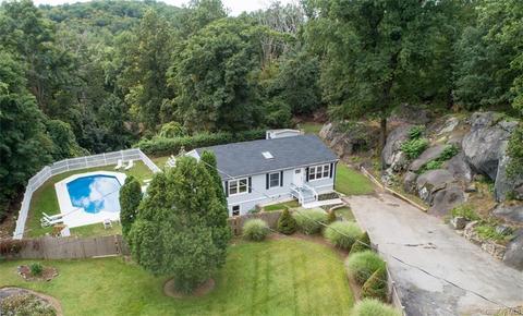15 Beverly Ln, Peekskill, NY 10566 photo 1