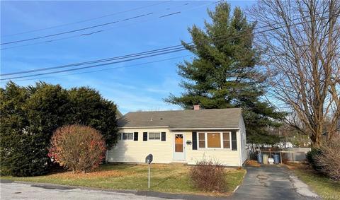 2 Peter Scott Dr, Cornwall, NY 12518 photo 1