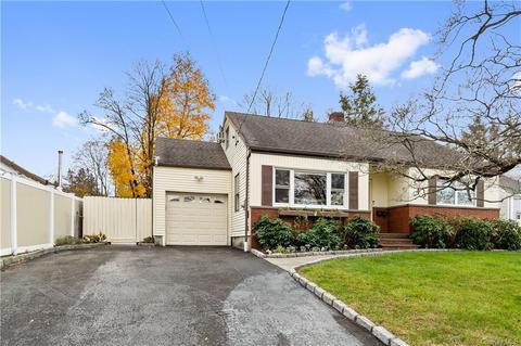 935 Lyman Ave, Peekskill, NY 10566 photo 1