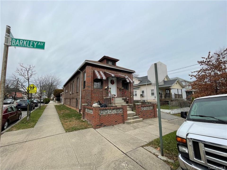 3001 Barkley Ave, Bronx, NY 10465 2 Photos MLS 6161893 Movoto