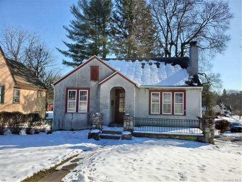 40 Overocker Rd, Poughkeepsie, NY 12603 photo 1