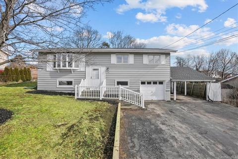 121 Riverview Dr, Fishkill, NY 12524 photo 1