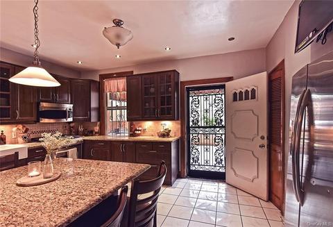 11 Van Corlear Pl, Bronx, NY 10463 photo 1