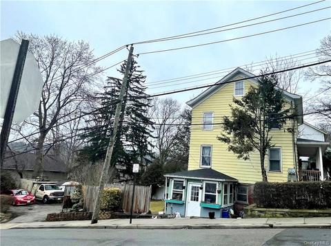 1702 Crompond Rd, Peekskill, NY 10566 photo 1