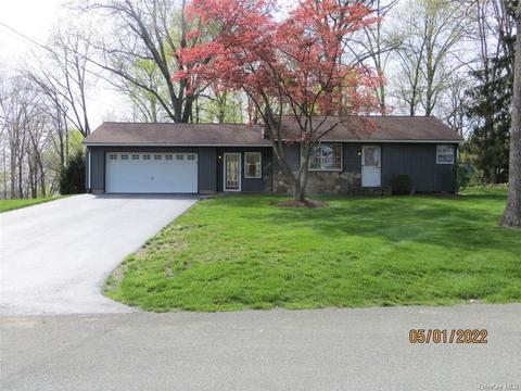 199 Sycamore Dr, New Windsor, NY 12553 photo 1