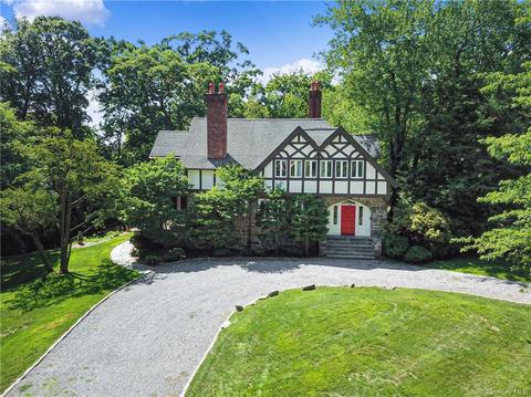 2 Holly Ln, Rye, NY 10580 photo 1