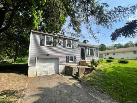 7 Lyons Dr, Poughkeepsie, NY 12601 photo 1