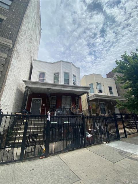 263 E 198th St, Bronx, NY 10458 photo 1