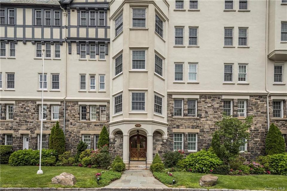 1 Northgate 4B, Bronxville, NY 10708 26 Photos Movoto