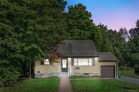 18 Pine Echo Dr, Poughkeepsie, NY 12601 photo 1