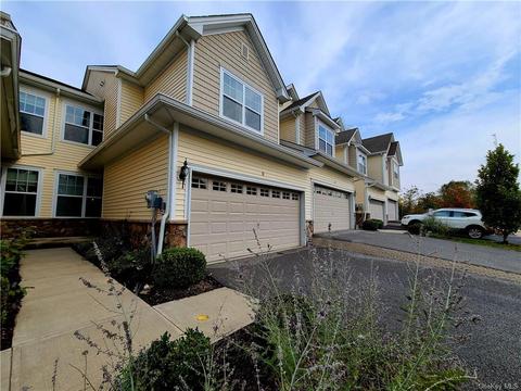 18 Fieldstone Dr, Wallkill, NY 10940 photo 1