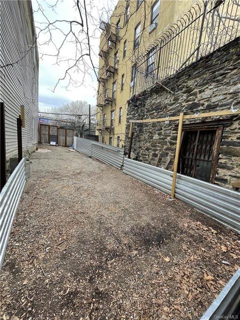 374 E 173rd St, Bronx, NY 10457 photo 1