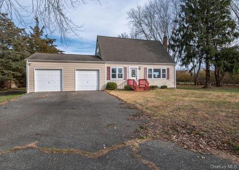 10 Bayview Dr, Westhampton, NY 11977 photo 1