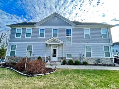 141 Meadow View Dr, Wallkill, NY 10940 photo 1