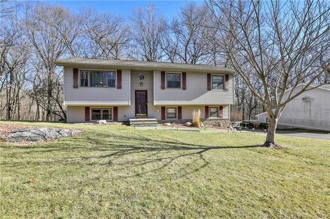 25 Raker Rd, Poughkeepsie, NY 12603 photo 1
