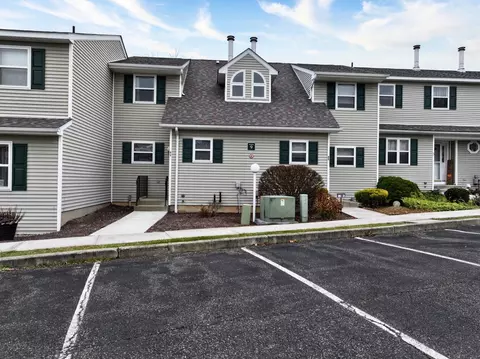 99 Boniface Dr #9C, Crawford, NY 12566