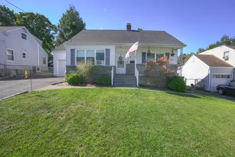 921 Lyman Ave, Peekskill, NY 10566