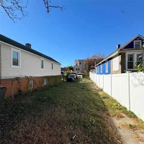 427 Bolton Ave, New York, NY 10473
