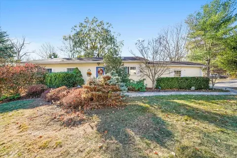 56 Jones Dr, Woodbury, NY 10930