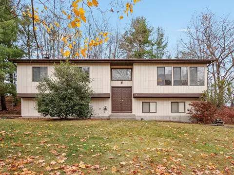 4 Saymor Dr, Clarkstown, NY 10954