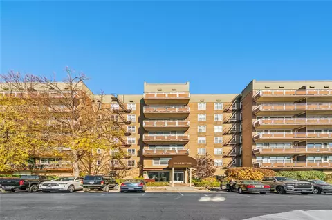 212-30 23 Ave #5B, New York, NY 11360