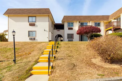 16 Club House Dr #3H, Fishkill, NY 12524