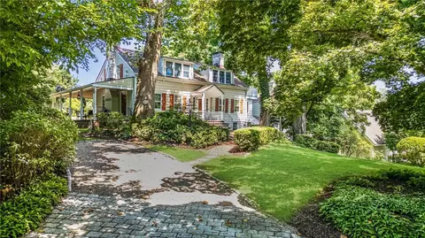 9 Barnes Rd, New Castle, NY 10562