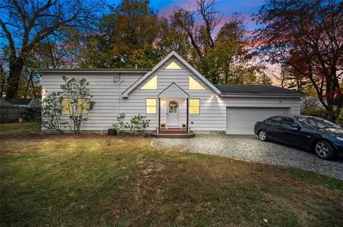1713 Lawrence Rd, Yorktown, NY 10547