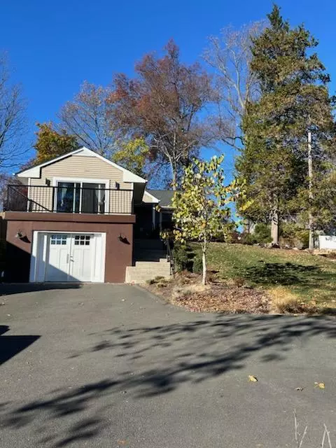 25 Staubitz Ave, Orangetown, NY 10965